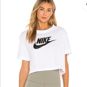 NWOT Nike White with Black Crop Top Tee